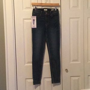 NWT Jessica Simpson Med. wash skinny Jean